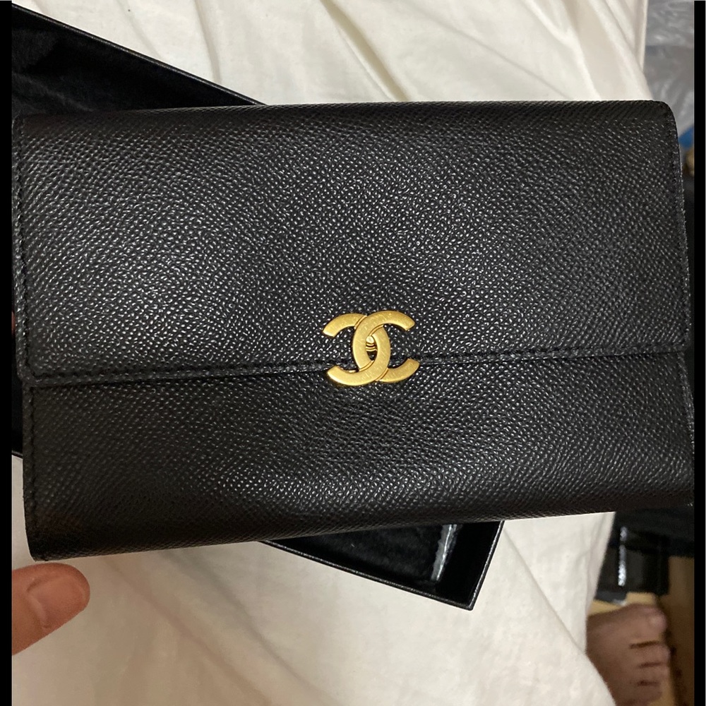 Authentic Chanel semi clutch wallet, authentic